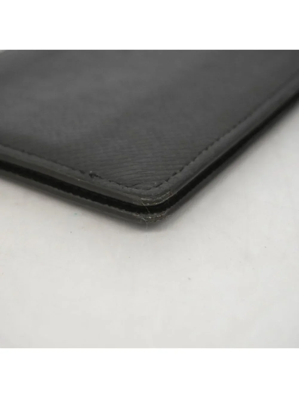 Louis Vuitton Billfold Taiga Portefeuille Pince Noir Wallet